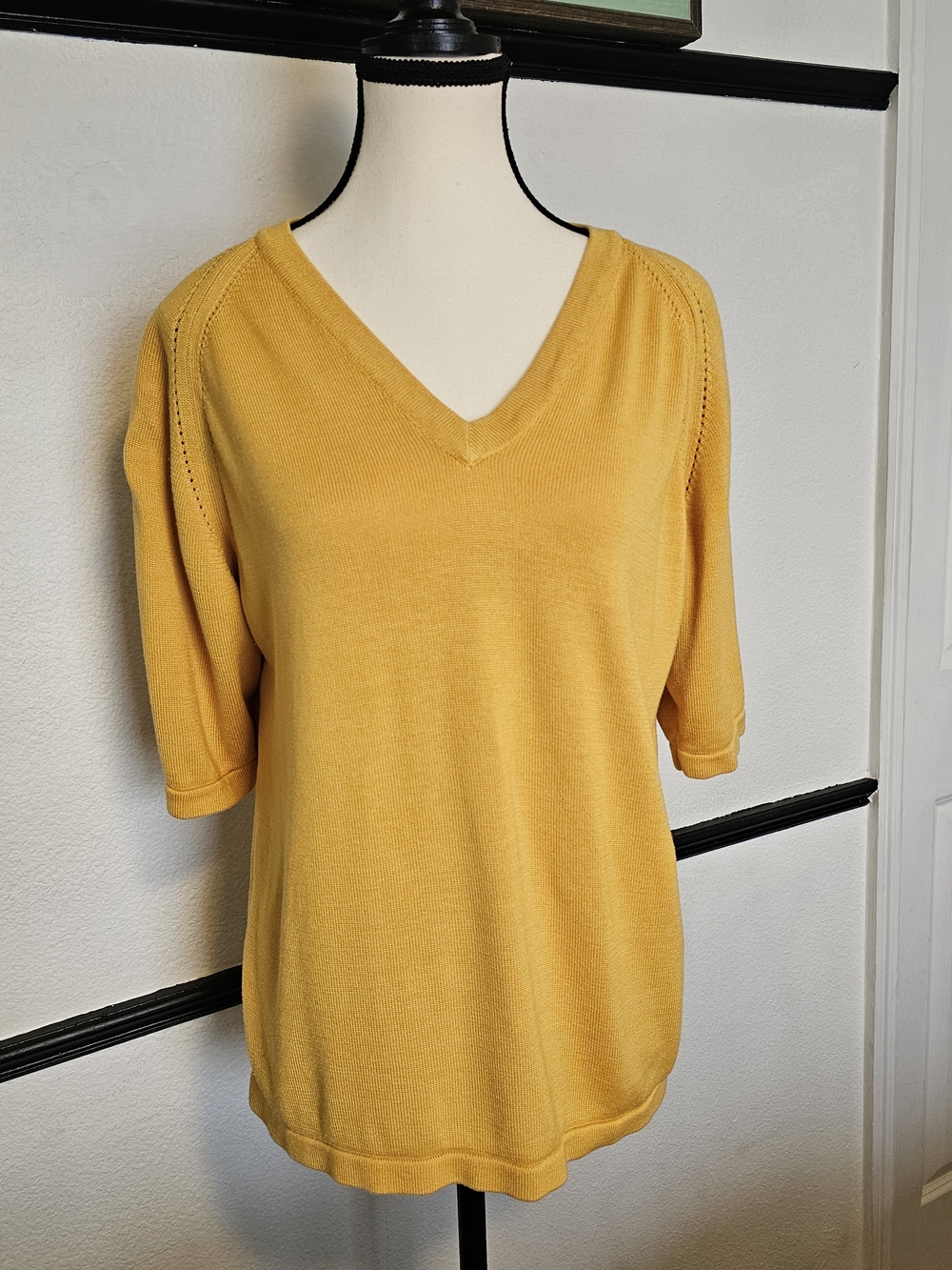 Neiman MarcusMustard V-Neck Women's Sweater - Classic Short Sleeve Knit 100%Silk